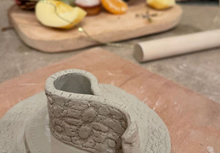 Saint-Brevin-les-Pins. Dans l'atelier de poterie d'Emmanuelle Ferré, « on  se connecte à la terre »